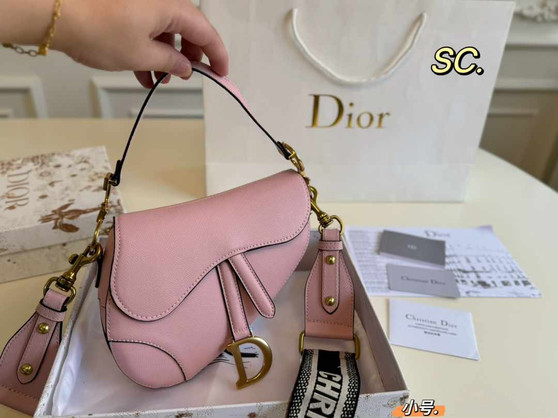 Designer handbag pre-order / 1:1 quality / size 18*19cm / turnaround time 2-4 weeks