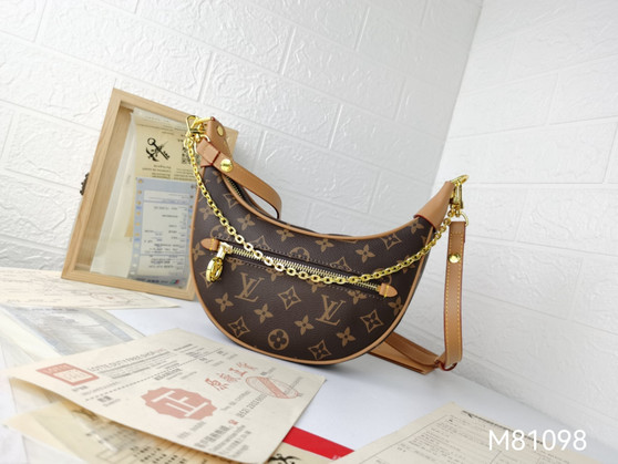 Designer handbag pre-order / 1:1 quality / turnaround time 2-4 weeks / size 23*13*6cm