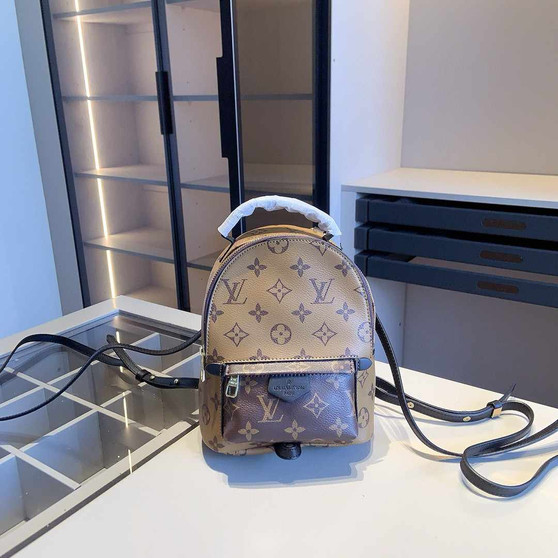 Designer handbag pre-order / 1:1 quality / turnaround time 2-4 weeks / size 16*21cm