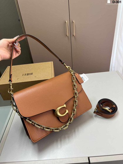 Designer handbag pre-order / 1:1 quality / turnaround time 2-4 weeks / Size 30 * 20 cm 