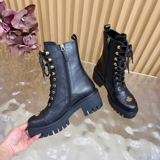 Designer boots pre-order / mirror Quality // turnaround time 2-4 weeks.