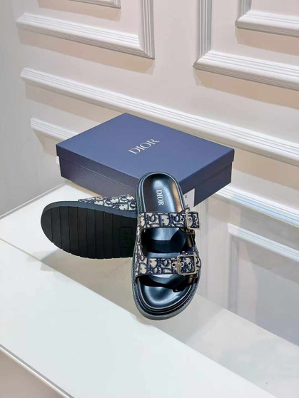 Designer sandals pre-order/ 1:1 quality / turnaround time 2-4 weeks