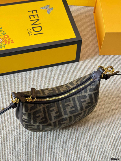 Designer handbag pre-order / 1:1 quality / turnaround time 2-4 weeks / size 20*13 cm