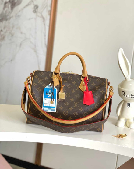 Designer handbag pre-order / master quality /  turnaround time 2-4 weeks / size: 30 * 21 * 17 cm