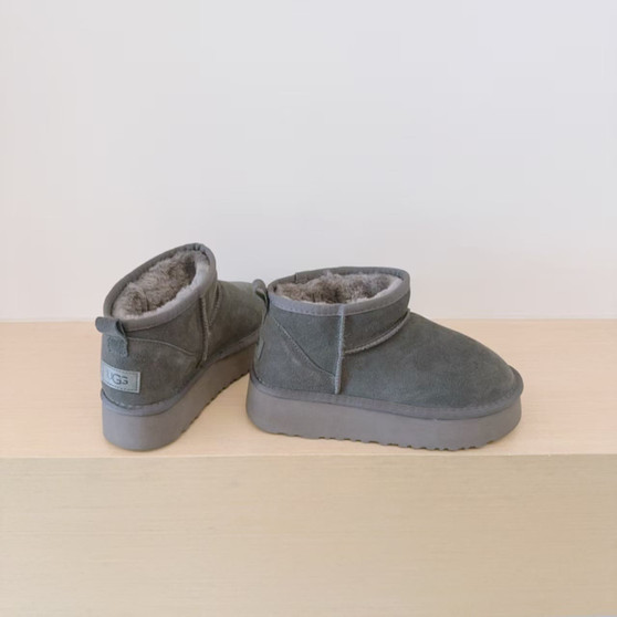 Platform U.G.G boots pre-order / turnaround time 2-4 weeks