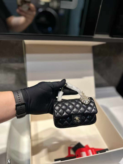 Mini bag/charm pre-order / Turnaround time 2-4 weeks / 1:1 quality / size 12*8cm