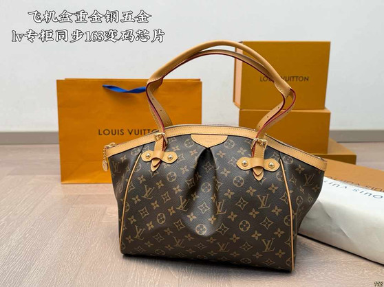 Designer handbag pre-order / Turnaround time 2-4 weeks / 1:1 quality / size 32*21cm