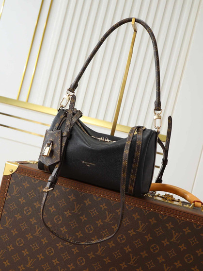 Designer handbag pre-order / Master Quality / Turnaround time 2-4 weeks / size 26*13cm