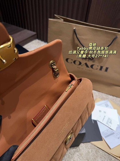 Designer handbag pre-order / 1:1 quality / Turnaround time 2-4 weeks / two sizes available  / code25-928