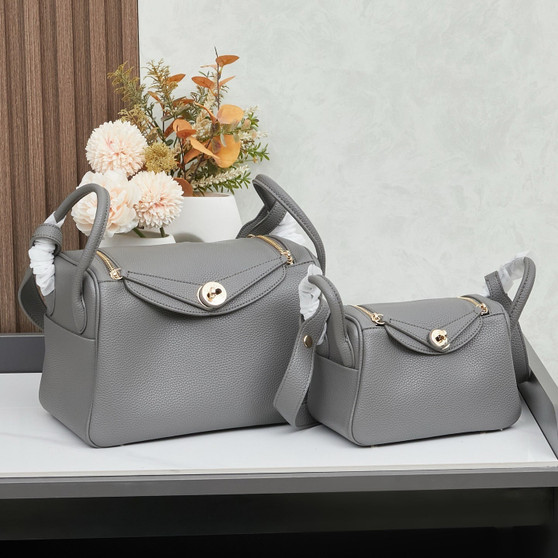 Designer handbag pre-order / mirror quality / turnaround time 2-4 weeks / two sizes available