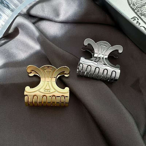 Designer claw clip pre-order / Turnaround time 2-4 weeks / code 245-3