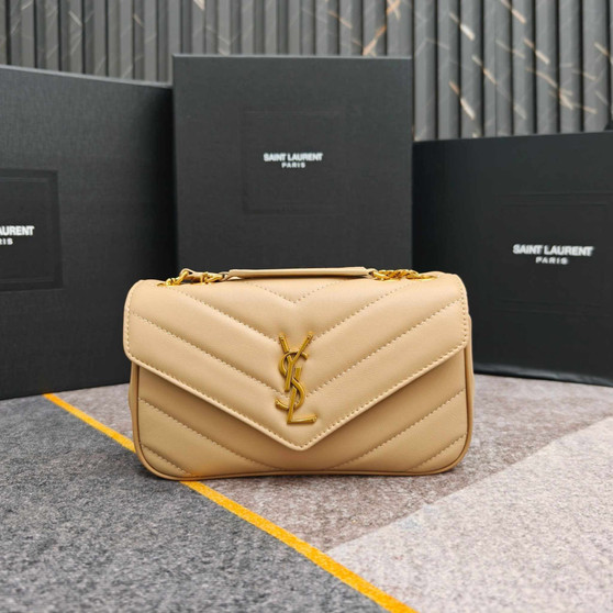 Designer handbag pre-order / size 24*16*7cm / Mirror quality / Turnaround time 2-4 weeks / code 532-3