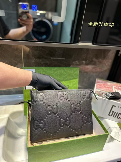 Designer pouch pre-order / size 30*20*3cm / 1:1 quality / turnaround time 2-4 weeks