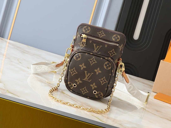 Designer mini handbag pre-order / 1:1 quality / size 19*16*6cm / Turnaround time 2-4 weeks