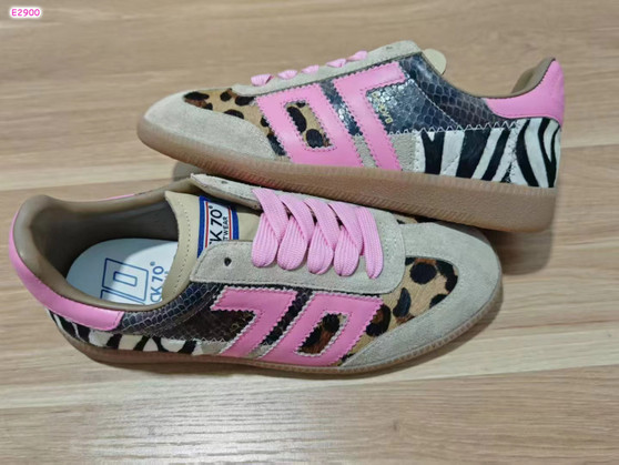 Designer sneakers pre-order / 1:1 quality / Turnaround time 2-4 weeks / code 43-293