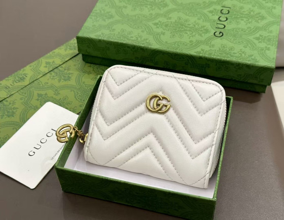 Designer wallet pre-order / A4 quality / turnaround time 2-4 weeks 