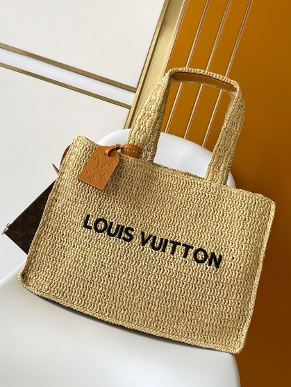Designer handbag pre-order / Master quality / size 44*32*17cm / turnaround time 2-4 weeks 