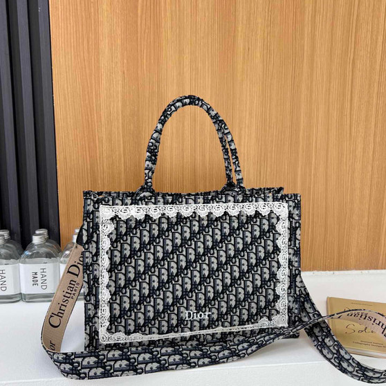 Designer handbag pre-order / A4 quality / size 35*25*15cm / Turnaround time 2-4 weeks