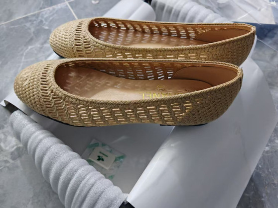 Designer flats pre-order / 1:1 quality / Turnaround time 2-4 weeks / code 32-3