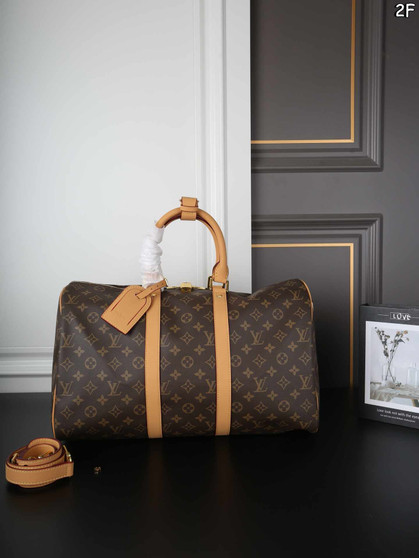 Designer Handbag pre-order / 1:1 quality / Two sizes available / Turnaround time 2-4 weeks / code 0793-4