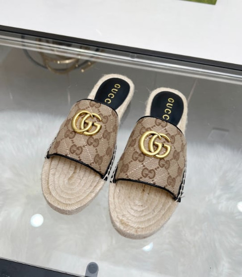 Designer sandals pre-order / 1:1 quality / Turnaround time 2-4 weeks / code2