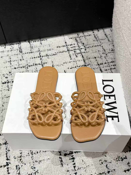 Designer sandals pre-order / 1:1 quality / Turnaround time 2-4 weeks / code21