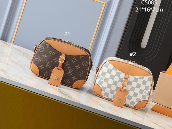 Designer handbag pre-order / 1:1 quality / Size: 21*16 cm / Turnaround time 2-4 weeks