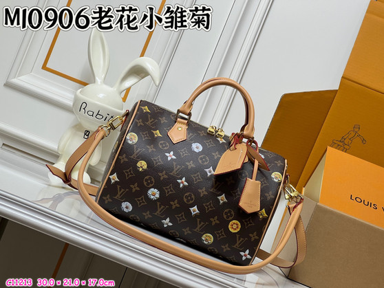 Designer handbag pre-order / Size: 30*21*17 cm / 1:1 quality / Turnaround time 2-4 weeks / 111
