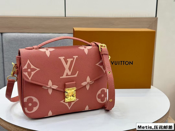 Designer handbag pre-order / Size  25*18cm / 1:1 quality / Turnaround time 2 to 4 weeks 