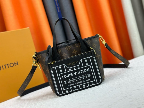 Designer handbag pre-order / Size 24*19*9cm / 1:1 quality / Turnaround time 2-4 weeks 
