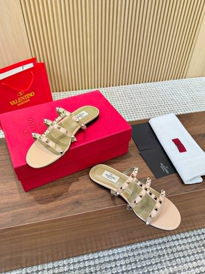 Designer sandals pre-order / 1:1 quality / Turnaround time 2-4 weeks / product#104932
