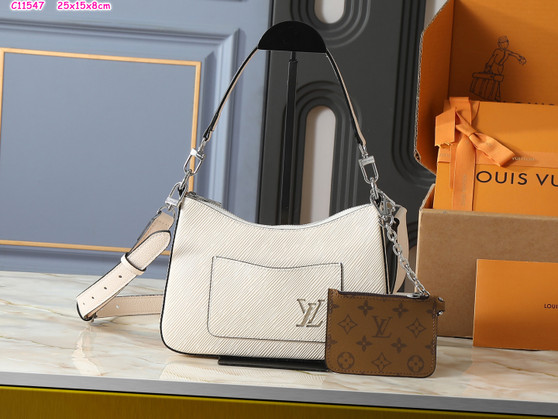 Designer handbag pre-order / 1:1 quality / Size 25 * 15 cm / Turnaround time 2-4 weeks
