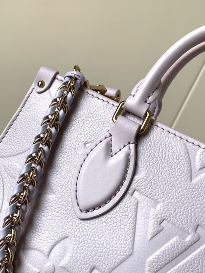 Designer handbag pre-order / Master quality / Small size 18*12cm / Turnaround time 2 to 4 weeks 