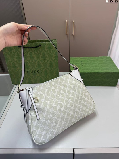 Designer handbag pre-order / 1:1 quality / Size 32*12cm / Turnaround time 2 to 4 weeks 