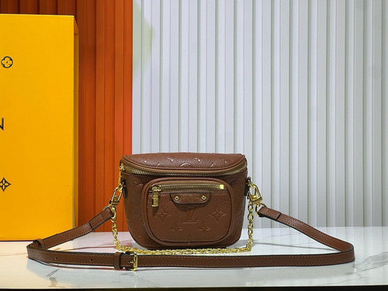 Designer handbag pre-order / 1:1 quality / turnaround time 2-4 weeks / size 17*12*9cm