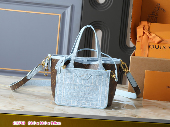Designer handbag pre-order / 1:1 quality / Size: 24 * 14 cm / Turnaround time 2-4 weeks