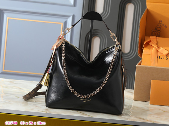 Designer handbag pre-order / 1:1 quality / Size: 30 * 26 cm / Turnaround time 2-4 weeks
