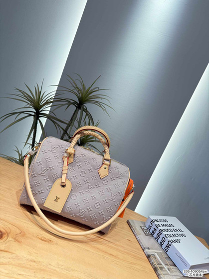 Designer handbag pre-order / Size 30 cm / 1:1 quality / Turnaround time 2-4 weeks / Product#5329