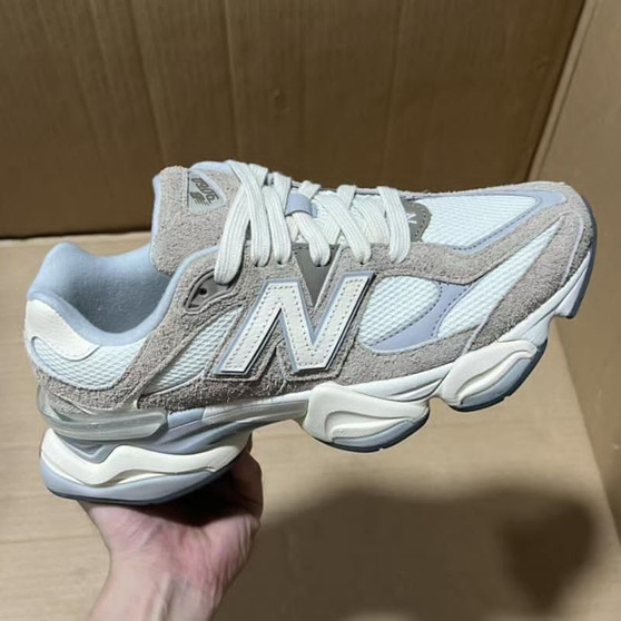 Designer sneakers pre-order  / 1:1 quality  / turnaround time 2-4 weeks / Product#0314