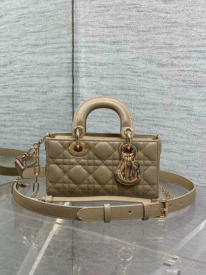 Designer handbag pre-order / Master Quality / Size 19*5.5cm / Turnaround time 2-4 weeks