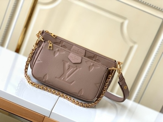 Designer handbag pre-order / Master Quality / Size 23*13cm / Turnround time 2-4 weeks / Product#4032