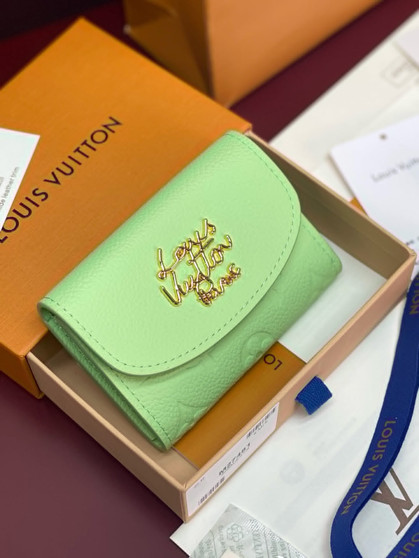 Designer wallet pre-order / Master quality / Size 11*8*2.5cm / Turnaround time 2-4 weeks