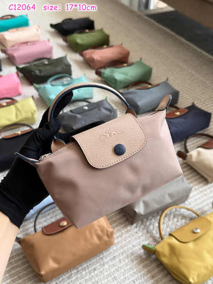 Designer handbag pre-order / 1:1 quality / size: 17*10 / Turnaround time 2-4 weeks / product#2180929