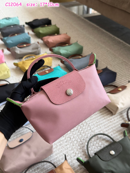 Designer handbag pre-order / 1:1 quality / size: 17*10 / Turnaround time 2-4 weeks / product#929