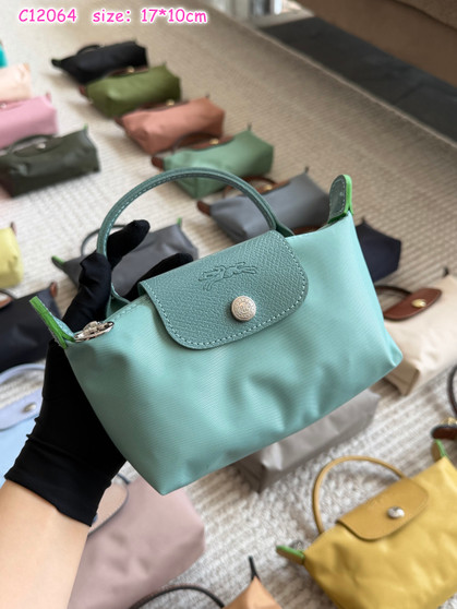 Designer handbag pre-order / 1:1 quality / size: 17*10 / Turnaround time 2-4 weeks / product#097