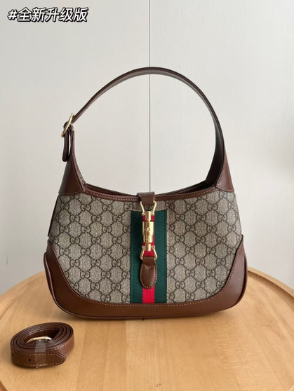 Designer handbag pre-order / 1:1 quality / Size 28*19*4cm / Turnaround time 2-4 weeks