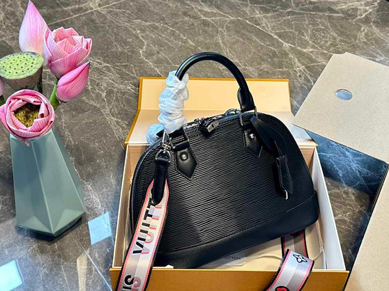 Designer handbag pre-order / mirror quality / turnaround time 2-4 weeks / size 24*18cm-1761410412