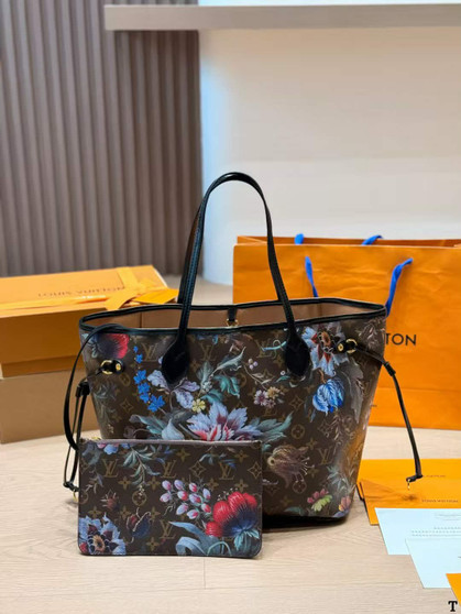 Designer handbag pre-order / 1:1 quality / Size 33*29cm / Turnaround time 2-4 weeks
