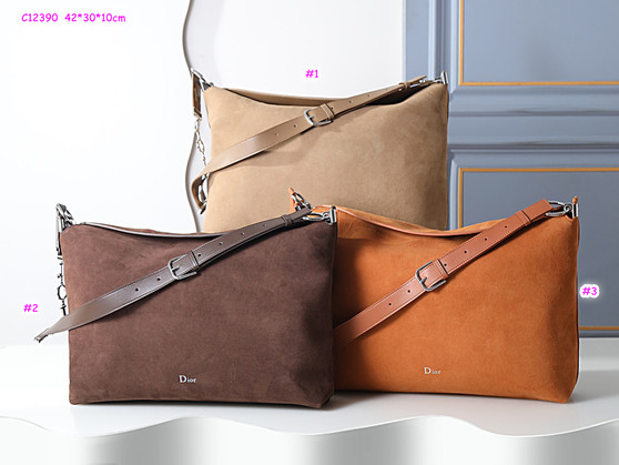 Designer handbag pre-order / 1:1 quality / Size 42*30 cm / Turnaround time 2-4 weeks