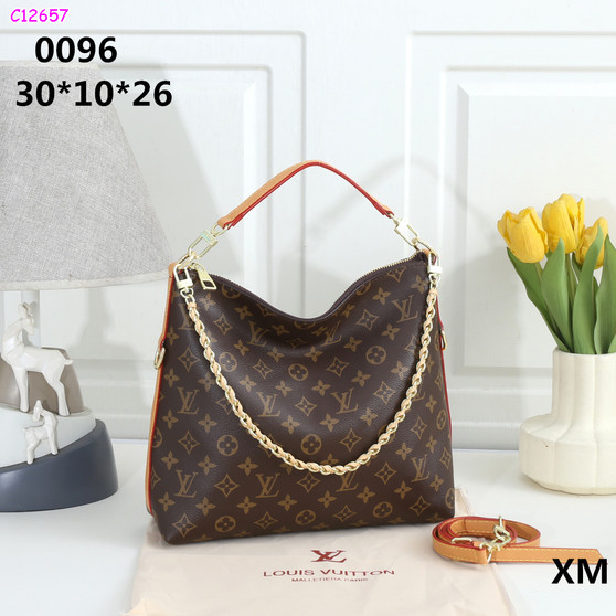 Designer handbag pre-order / A4 quality / Size 30*26 cm / Turnaround time 2-4 weeks